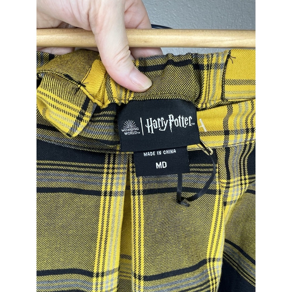 Harry Potter Hufflepuff Pleated Plaid Skirt Size M - Picture 3 of 3